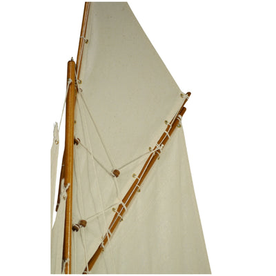 Stor model af yachten Columbia – Højde 104cm – COL