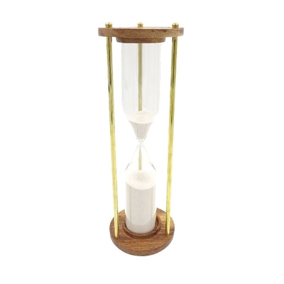 Timeglas i messing og træ, 30 min., med mulighed for personlig gravering – elegant gave til enhver anledning, højde 30,5 cm, hvidt sand, klassiske materialer