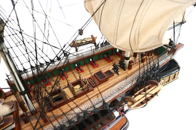 Eksklusiv stor model af sejlskibet USS Constitution 100cm med mulighed for personlig gravering