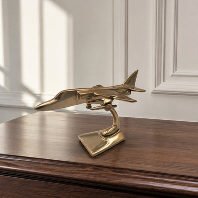 Metalmodel af Jaguar-jagerfly gave til pilot – JAG
