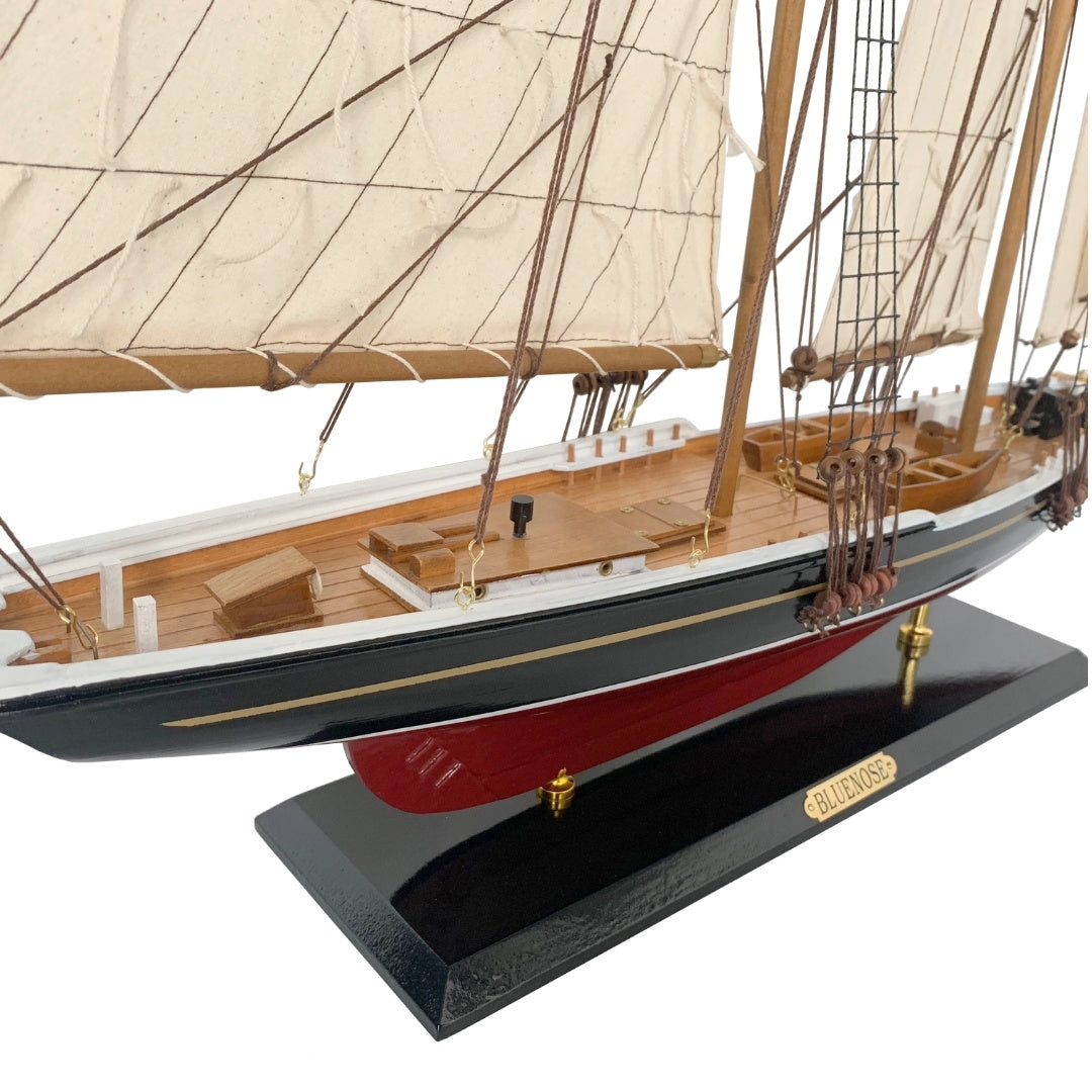 Model af sejlskibet Bluenose 80cm - BL80