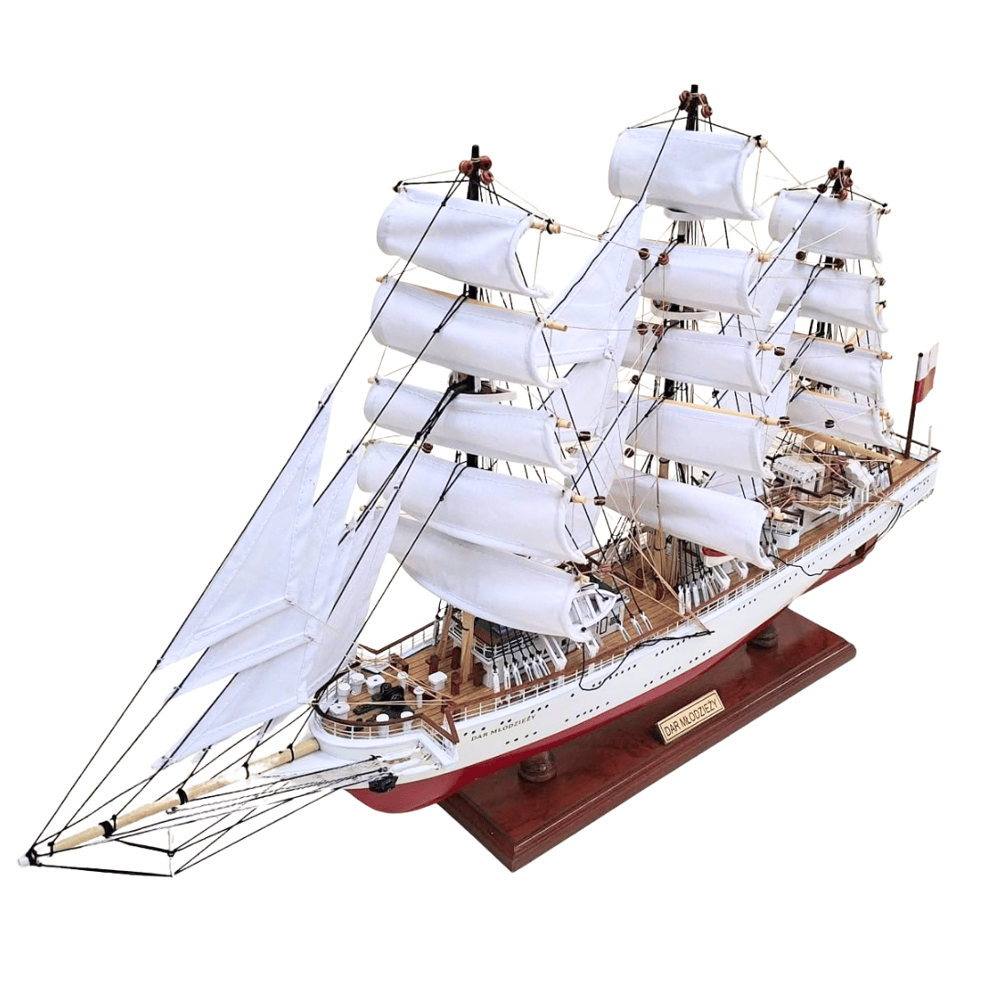 Eksklusiv model af sejlskibet Dar Młodzieży XXL 71 cm med mulighed for personlig gravering