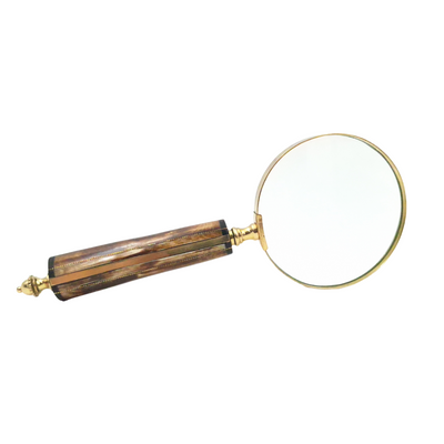 Forstørrelsesglas MFM med messingindfatning og knoglehåndtag, 3.5x forstørrelse, mulighed for personlig gravering, ideel som gave til samlere, guld- og hvid/cremefarvet, mål 10 x 23 x 1.9 cm