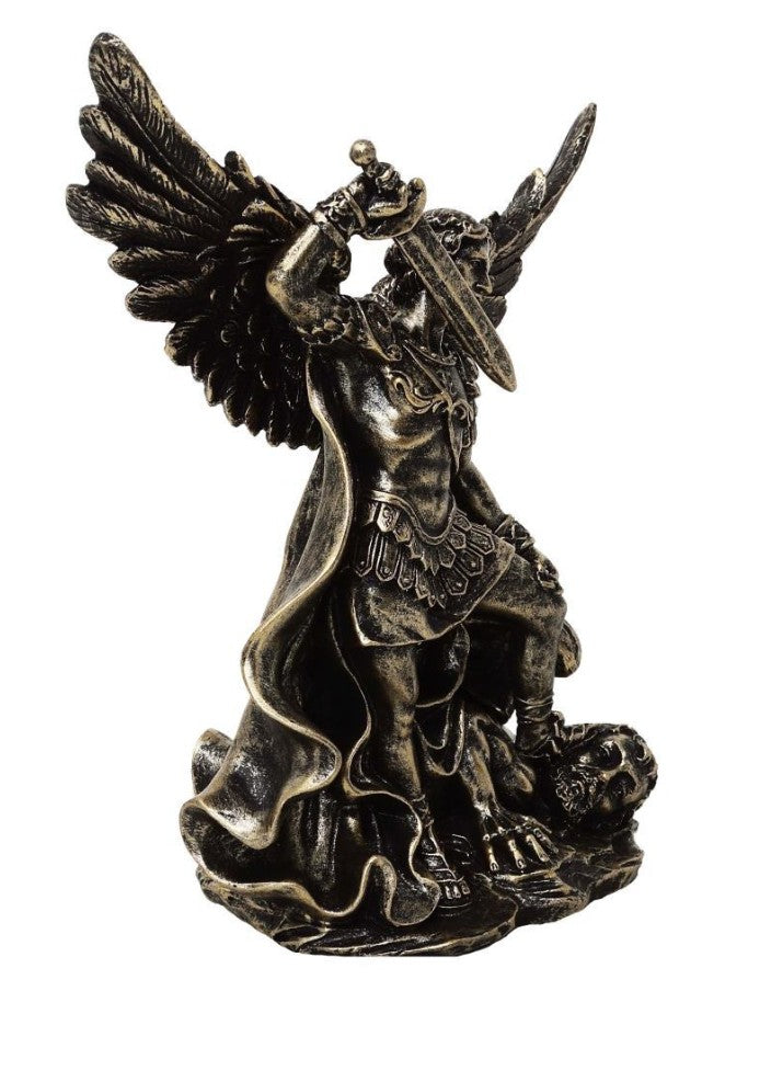 Figur af Sankt Mikael, der kæmper mod dragen - polyresin - MC-23146
