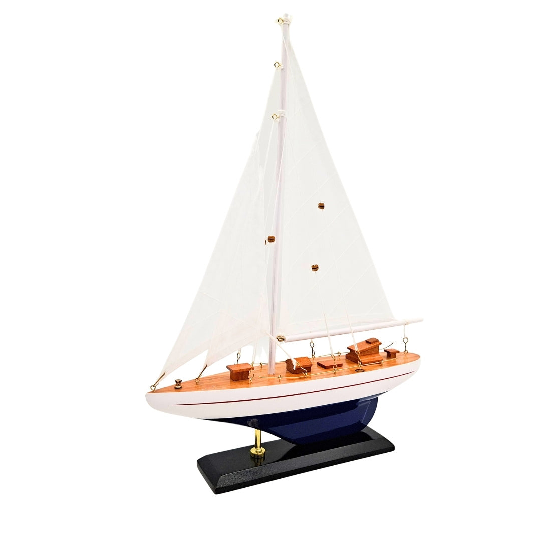 Model af træyacht Højde 42cm – M1