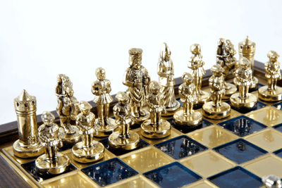 Elegant premium-messingskak 20x20cm Byzantium med personlig gravering - ideel gave til skakspillere og historieelskere - håndlavede brikker i guldfarvet og sølvfarvet finish