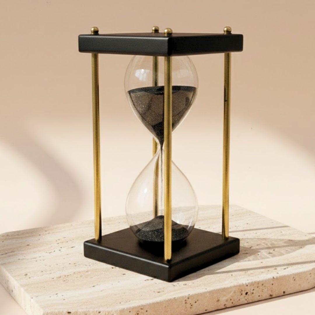 Messing- og trætimeglas 5 minutter – sort sand – elegant retrodekoration - STRS