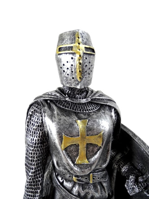 Figur af en korsridder på 30 cm med gravering