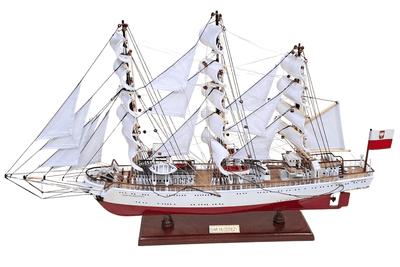 Eksklusiv model af sejlskibet Dar Młodzieży XXL 71 cm med mulighed for personlig gravering