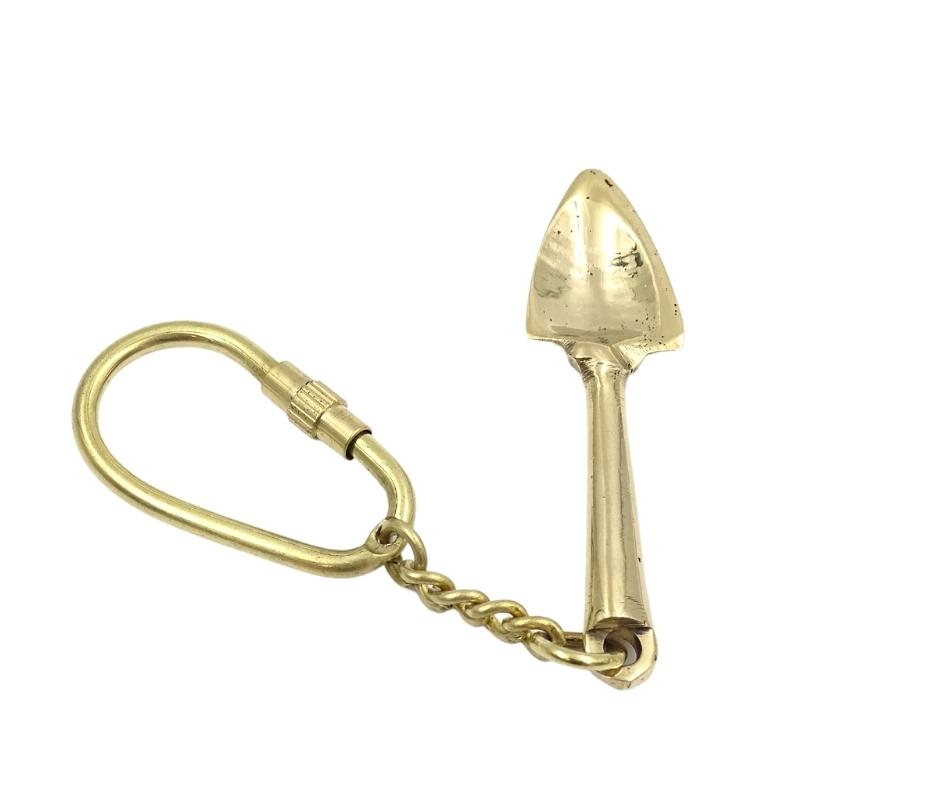 Nøglering i messing Spade Gave til gartneren - KRT28