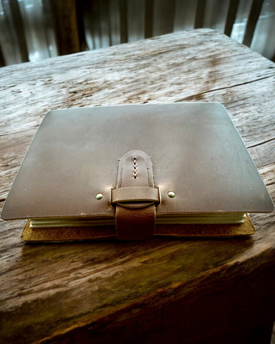 Notatbog Premium "RetroNotes" – Elegant notesbog i Ægte Læder - 200 sider, 120g, notesbog, skitsebog, brun farve, personalisering med gravering