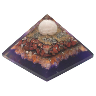 Orgonit Pyramide 70mm - Påfugl i Flerfarvet Design med Ædelsten og Kobber