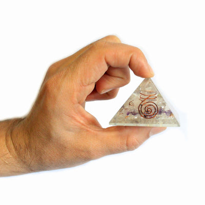 Magisk Orgonit Pyramide 55mm med Ædelsten og Kobber
