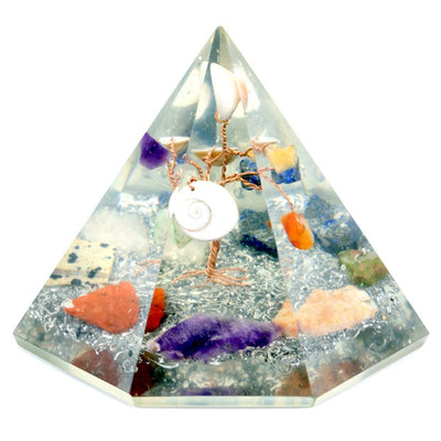 Orgonit 7-symmetrisk Pyramide med Visdomstræ af Sten