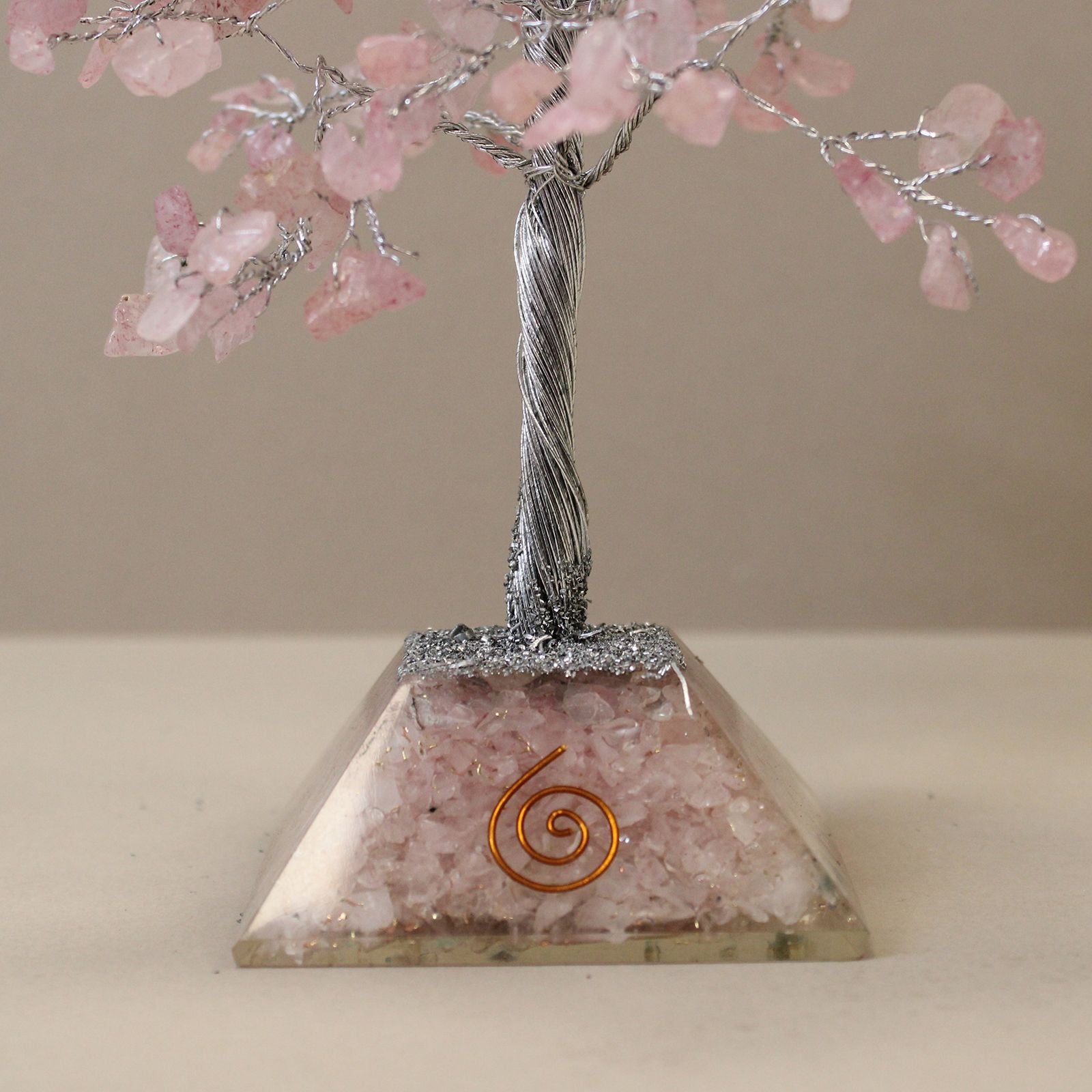 Krystaltræ med Orgonit Base - Pink Kvarts