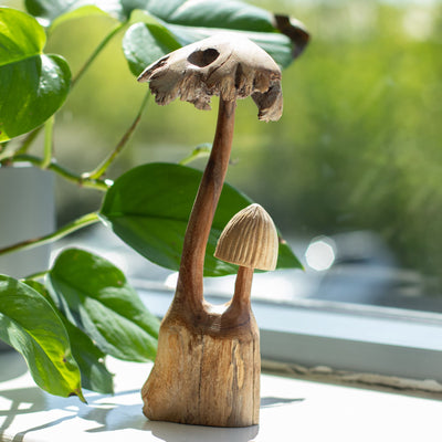 Håndlavet skulptur i parasitisk træ
