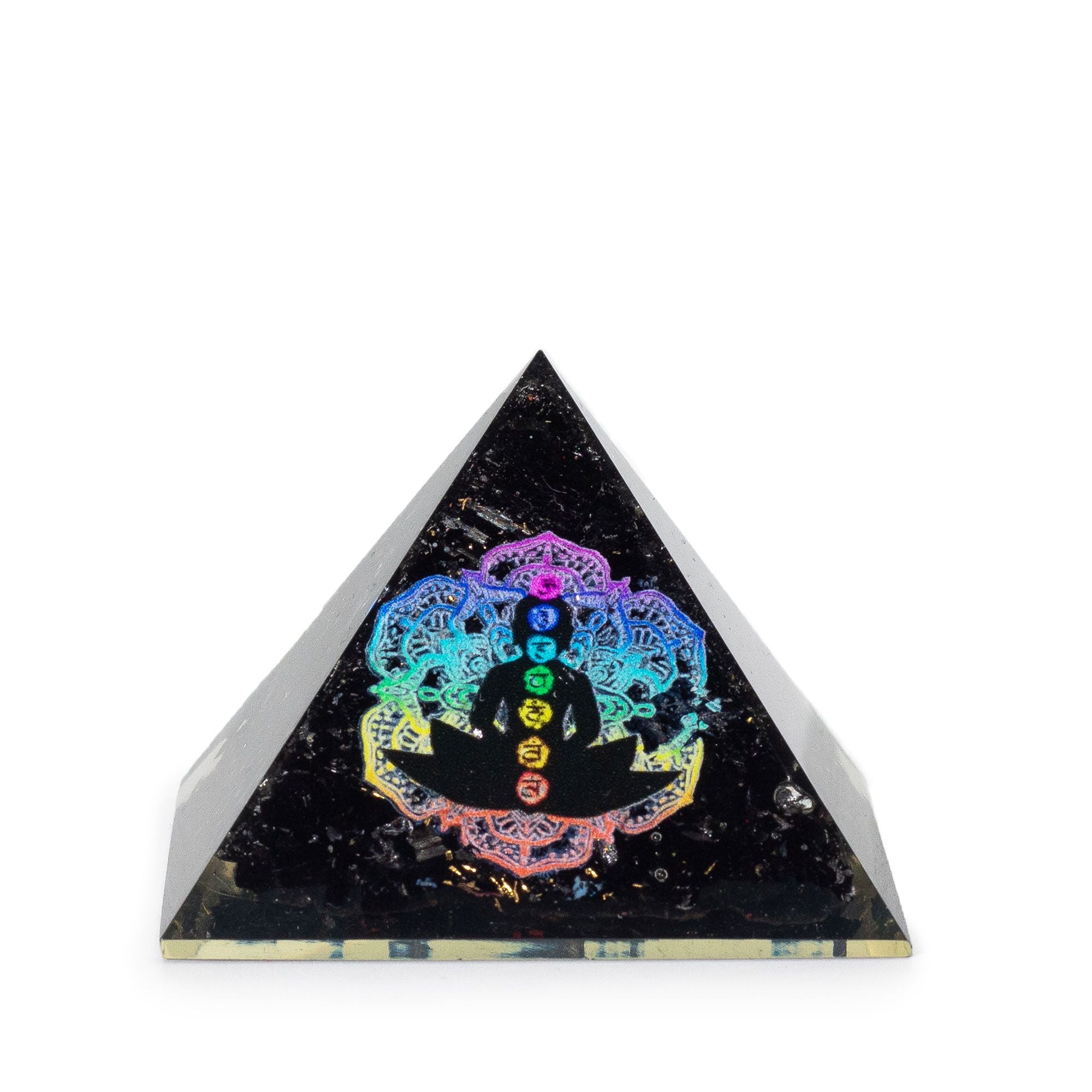 Lille orgonitpyramide af sort turmalin 5,5x4,5 cm med Buddha chakra motiv