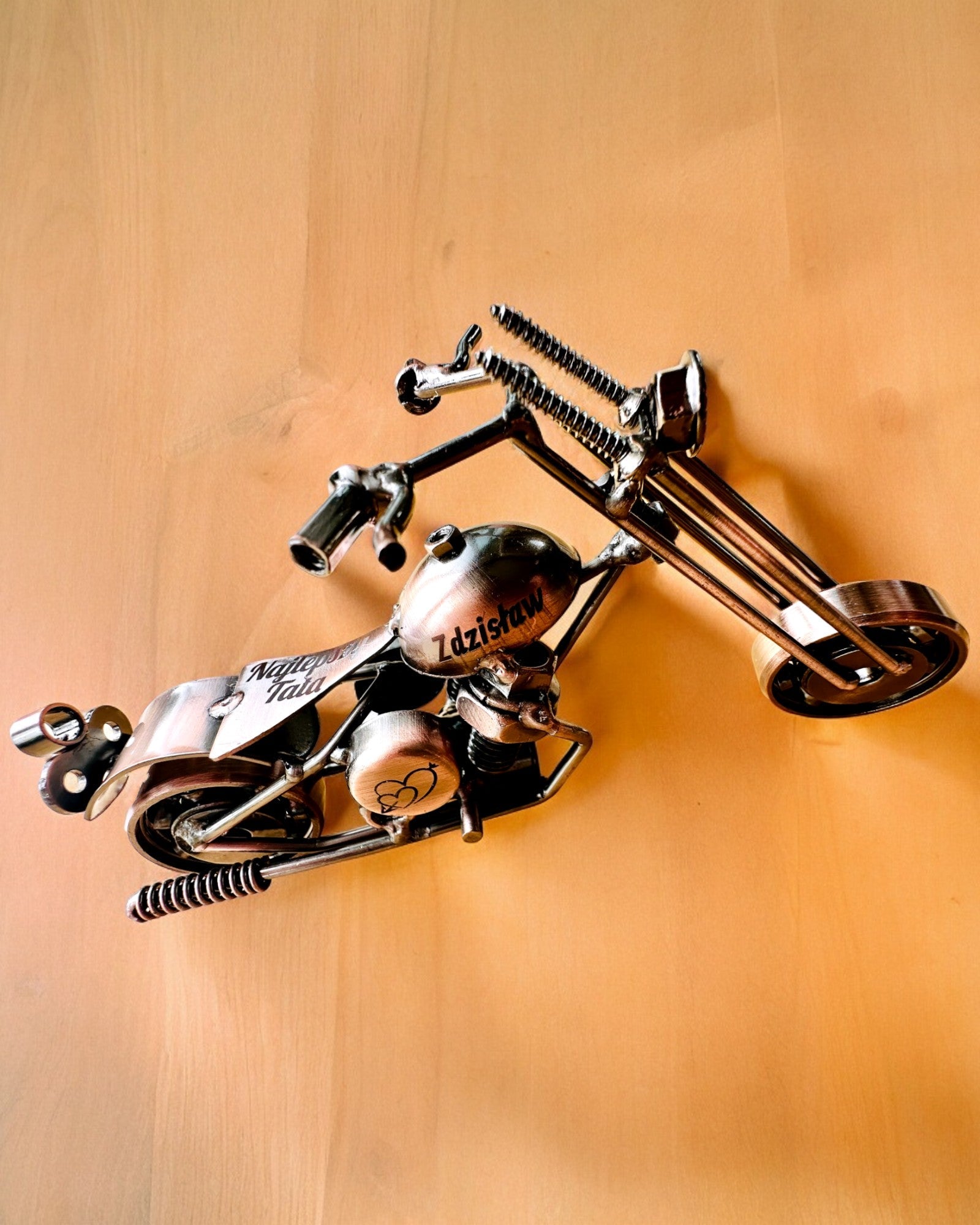 Håndlavet motorcykelmodel af jern, Chopper, personalisering, gravering til gave