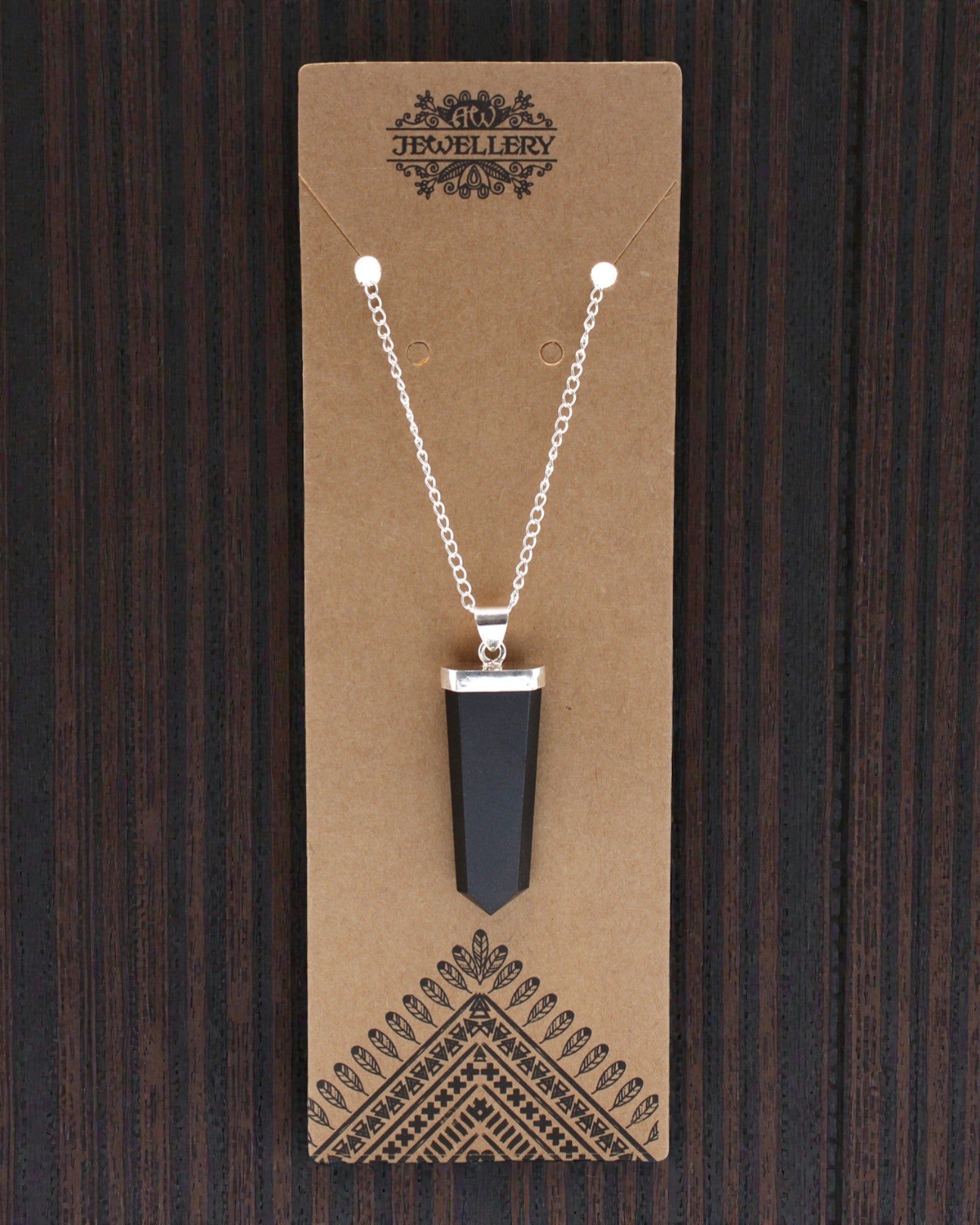 Obsidian Ray – Fladt vedhæng af sort agat med krystalslibning