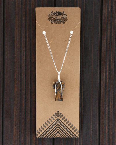 Vogterånd – vedhæng med skytsengel af tigerøje