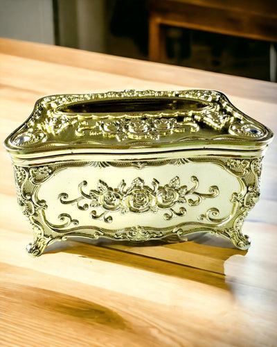 Elegant æske til servietter med præget blomster - Servietbeholder