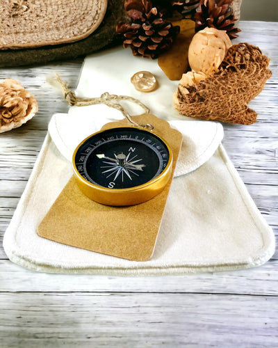 Kompakt Navigationskompas med Metalfinish – En Uundværlig for Enhver Rejsende, med Gravering
