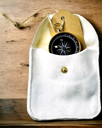 Kompakt Navigationskompas med Metalfinish – En Uundværlig for Enhver Rejsende, med Gravering