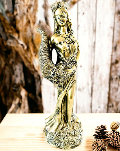 "Posen af Gudinden Abundans" - Dekorativ Resin Statue af Fortuna til Hjem og Kontor