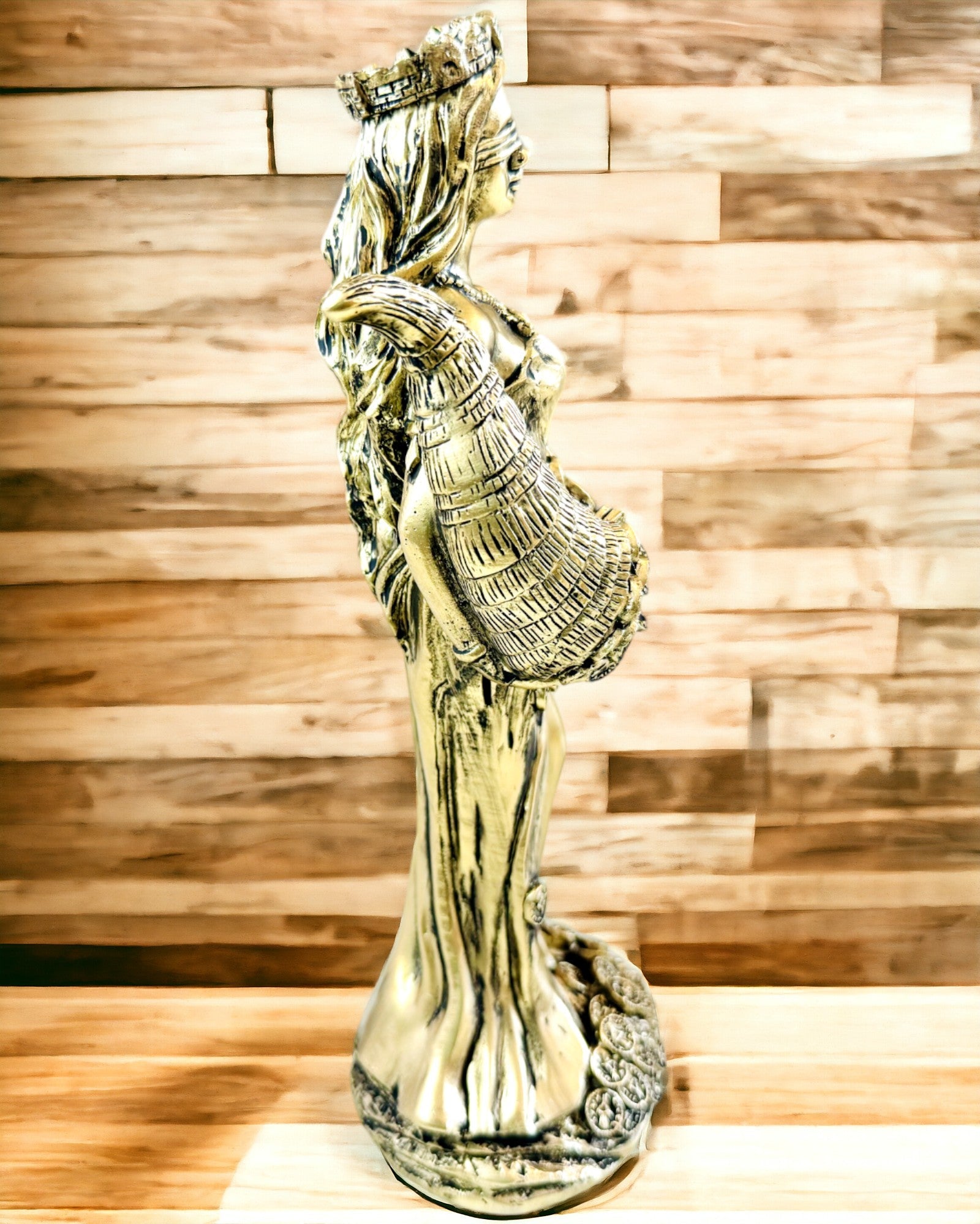 "Posen af Gudinden Abundans" - Dekorativ Resin Statue af Fortuna til Hjem og Kontor