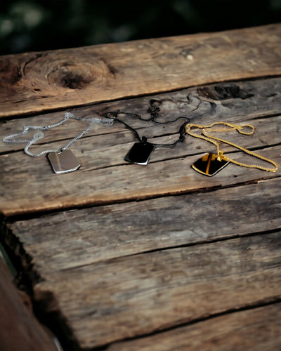 Halskæde med Dog Tag "Tre Nuancer af Stil" - ID-brik - Elegant Vedhæng i Rustfrit Stål med Mulighed for Gravering