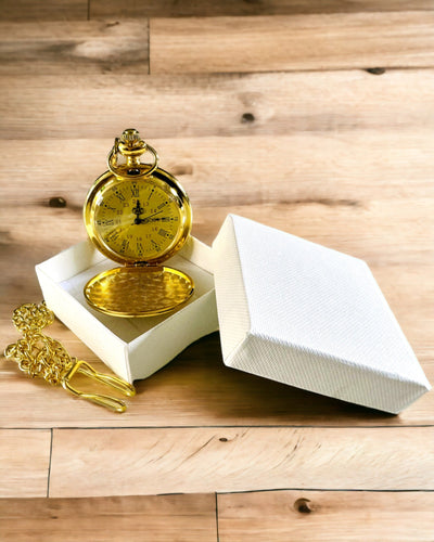 Guldfarvet lommeur i retrostil med mulighed for gravering