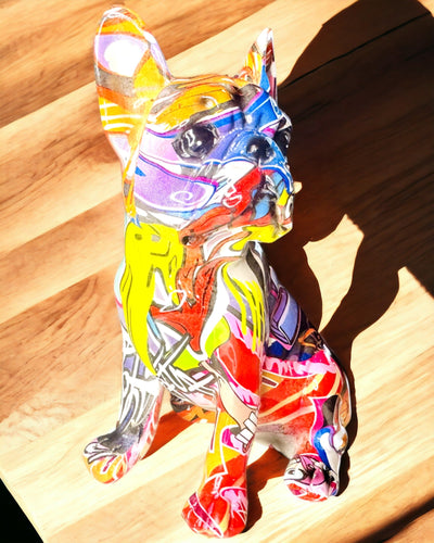 Håndlavet Fransk Bulldog Figur i Street Art Stil med Mulighed for Gravering