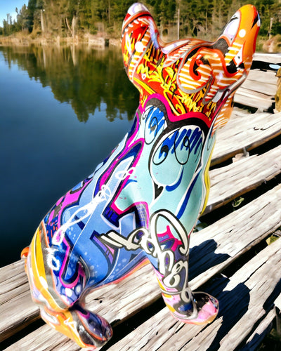 Håndlavet Fransk Bulldog Figur i Street Art Stil med Mulighed for Gravering