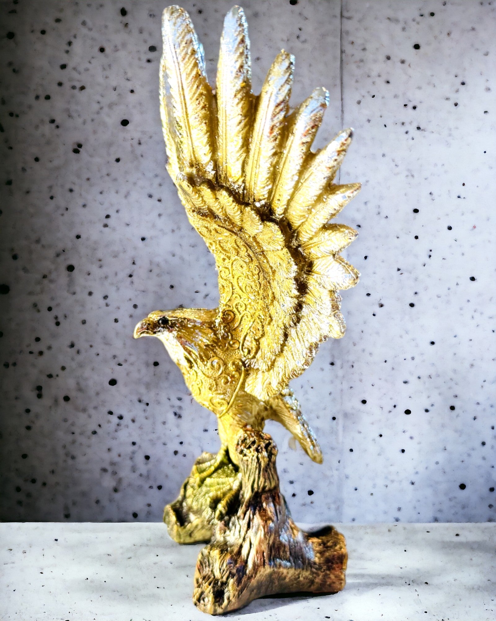 Statuette "Złoty Orzeł" med Personaliseringsmulighed - Dekoration af Harpiks