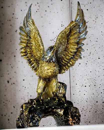 Statuette "Złoty Orzeł" med Personaliseringsmulighed - Dekoration af Harpiks