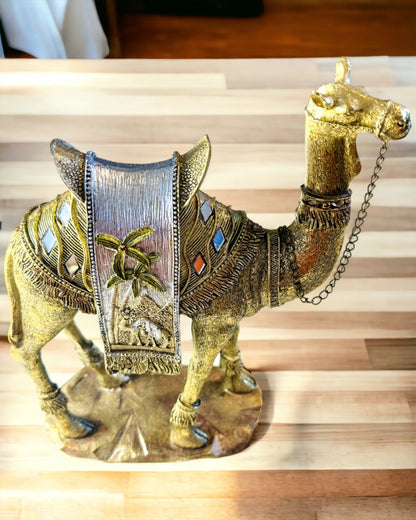 Statuette "Ørkenvandreren" - Dekorativ Kamel af Harpiks med Mulighed for Gravering