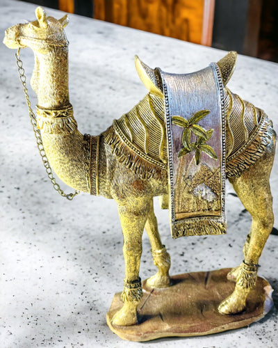 Statuette Ørkenvandreren Dekorativ Kamel af Harpiks med Mulighed for Gravering