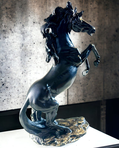 Czarna Perła - Hesteskulptur Elegance i Bevægelse - Mulighed for Gravering