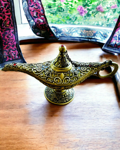 Magisk Aladdins Lampe med Gravering - Variant Skåret Guld