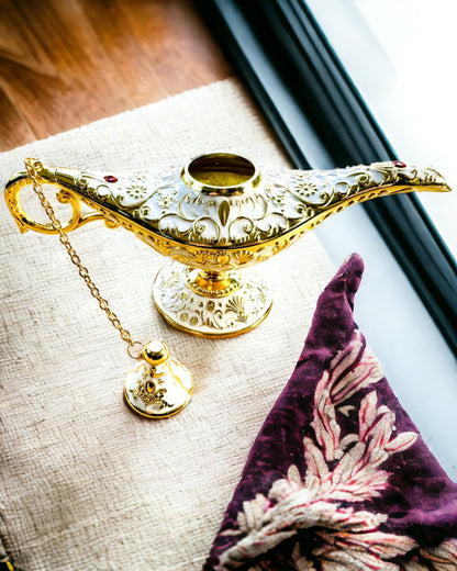 Magisk Aladdins Lampe med Gravering - Hvid Variant, flettet med guld