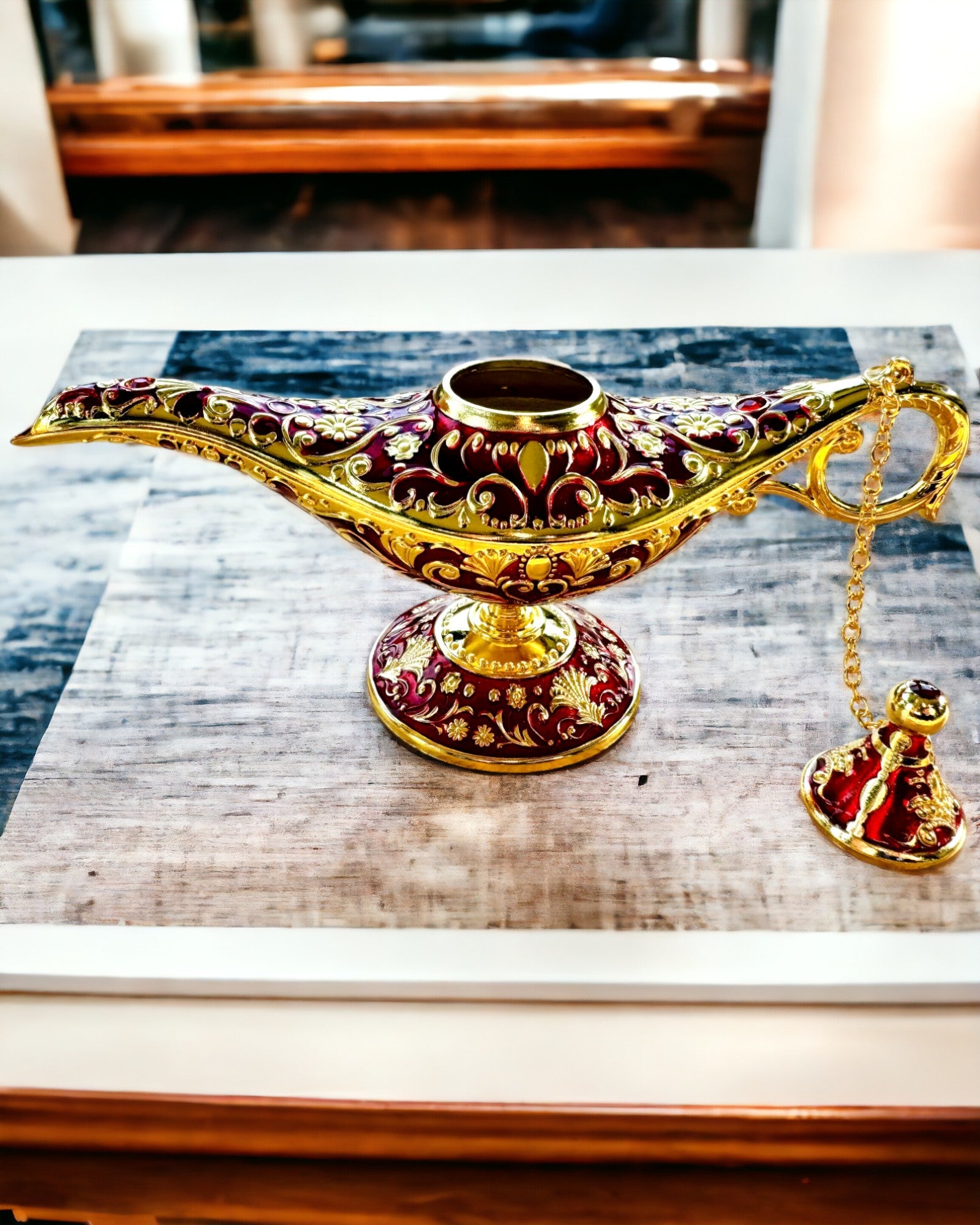 Magisk Aladdins Lampe med Gravering - Bordeaux Variant, flettet med guld