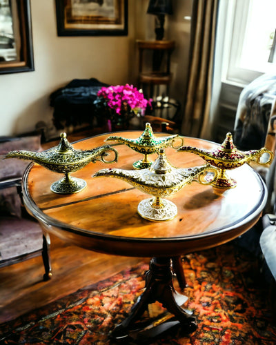 Magisk Aladdins Lampe med Gravering - Hvid Variant, flettet med guld