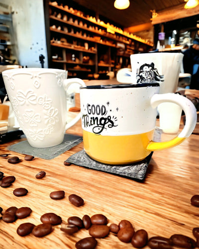 Underlag til kaffe, te af naturlig sten med personlig gravering – Firkant, cirkel, sekskant, 10 cm