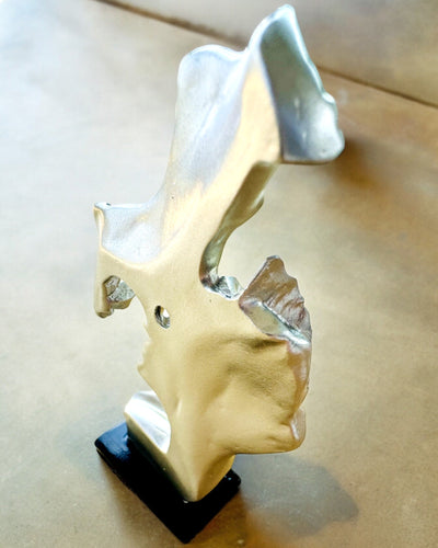 Figur "Elegance i Sten" farve sølv - Dekorativ med Mulighed for Gravering, 2 dimensioner at vælge imellem