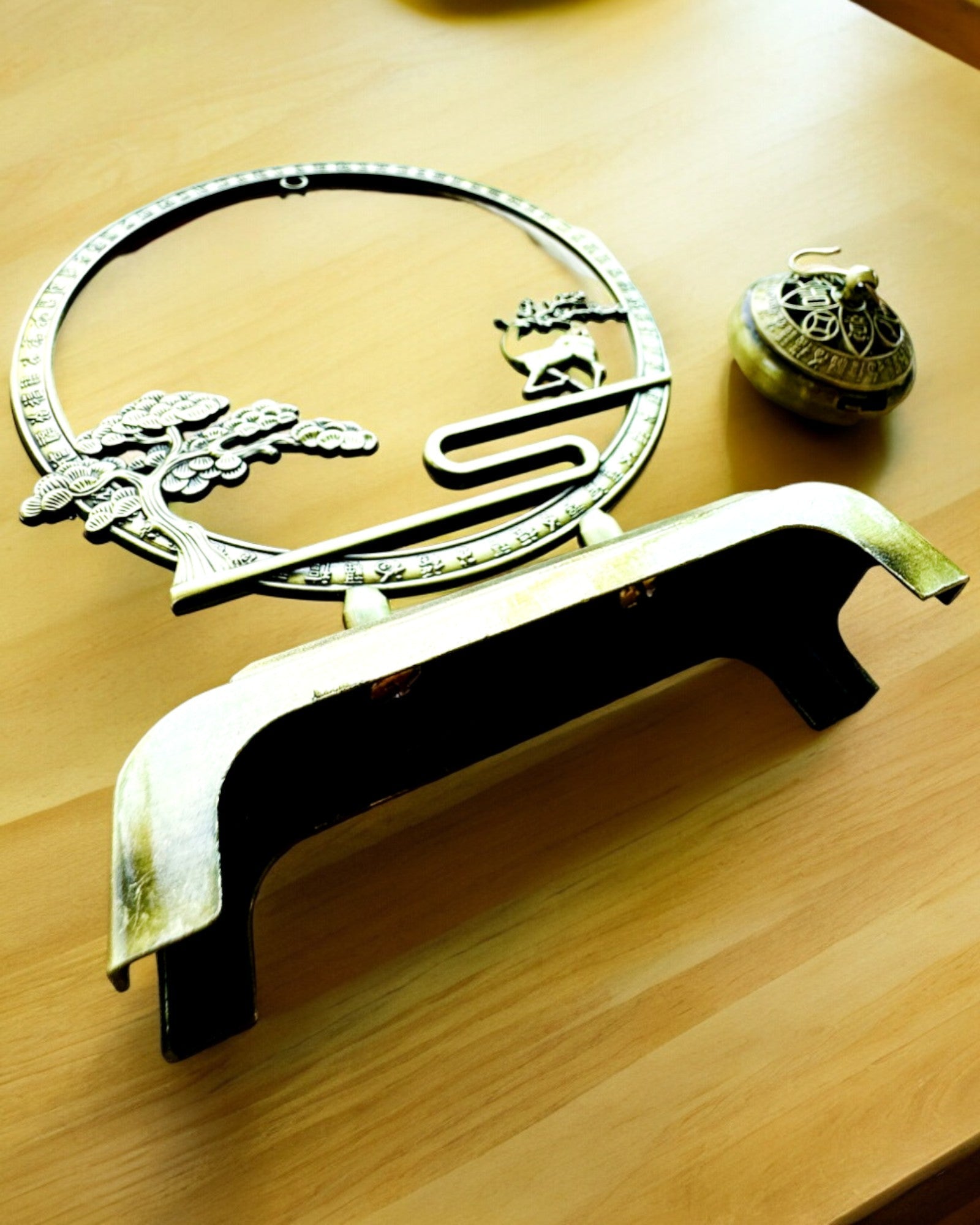 Elegant Metalholder til Røgelse "Stor Ro" - mulighed for personlig gravering