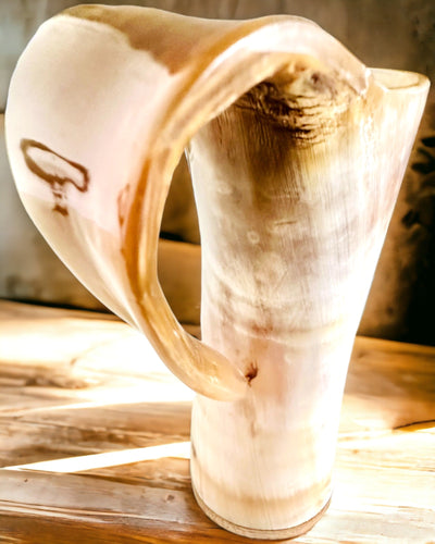 Krus 'Majstersztyk' med udskæringer og mulighed for personlig gravering - 5 farvevarianter