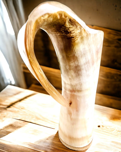 Krus 'Majstersztyk' med udskæringer og mulighed for personlig gravering - 5 farvevarianter