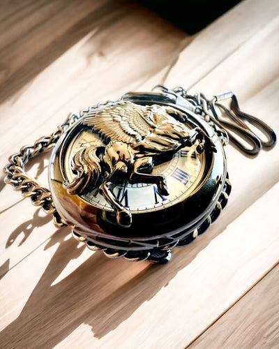 Lommeur "Equus Tempus" - Sort med Hestemotiv, mulighed for personlig gravering - hvid urskive
