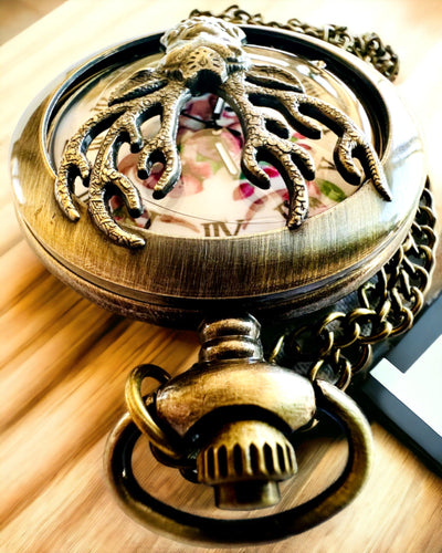 Lommeur Skovvogter - Elegant Ur med Hjortemotiv, mulighed for personliggørelse med gravering