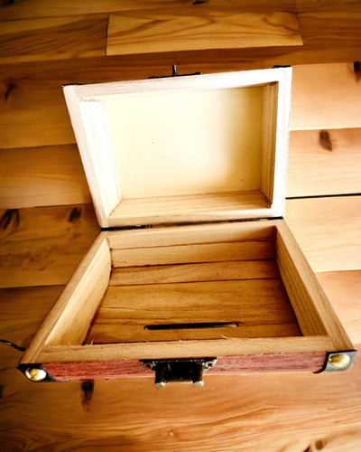 Magisk Skattekiste - Sparegris, personalisering med gravering